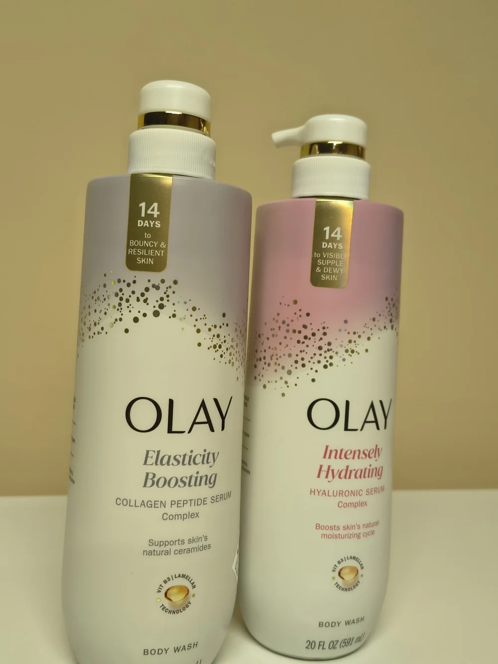 OLAY Intensely Hydrating & Elasticity Boosting Body Wash Duo - Pink and Lavender